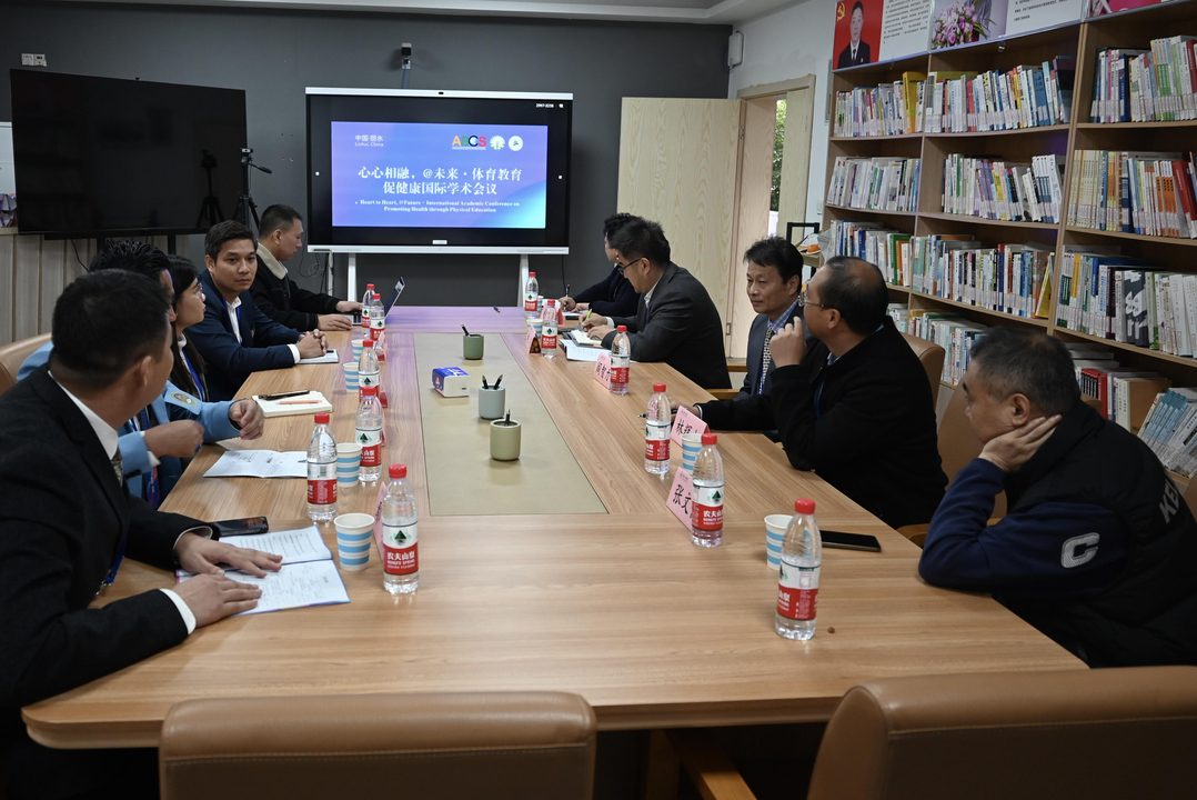 圆桌会议1.JPG