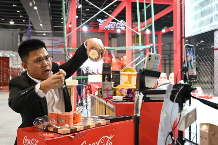 潮新闻 记者 何贤君 共享联盟·义乌 吴峰宇