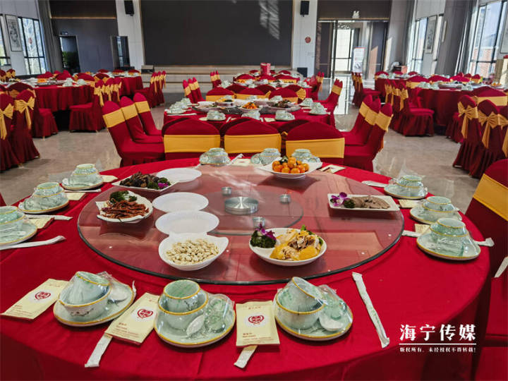 好吃又实惠!海宁这个村流行摆“拼桌年夜饭”