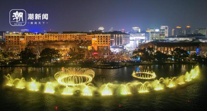 杭州西湖音乐喷泉恢复喷放再成夜景顶流