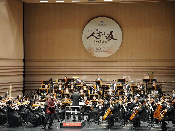 这场“最暖”的音乐会,是专门为了致敬这群人