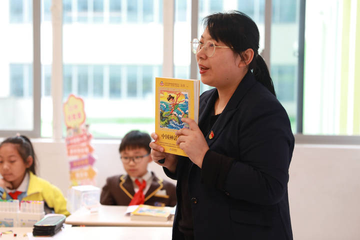 世界阅读日，小学生举办了111场读书会