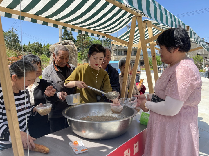 鹤城街道金田文化礼堂“祝寿礼”，让老人们“幸福浓度”直线提升