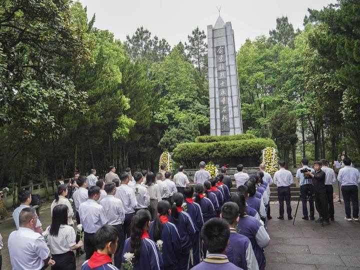 赓续五四薪火奏响青春乐章 诸暨纪念俞秀松诞辰125周年