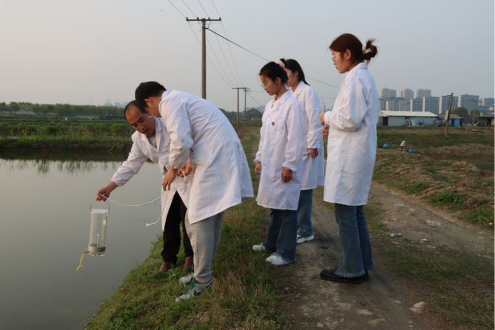 嘉兴南湖学院师生合力实现技术突破,开创散塘养殖户尾水治理新模式565.png