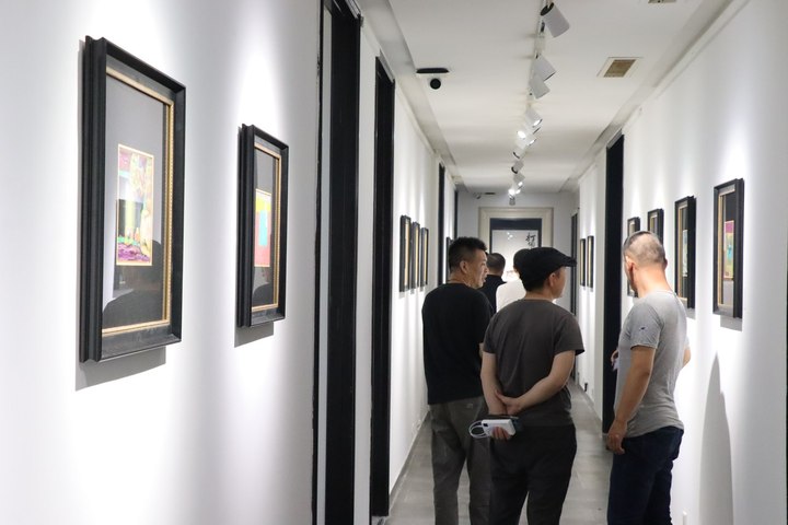 “本非有意——李孝萱油画作品展”在杭州开幕，展至6月1日