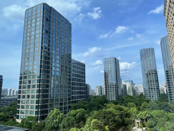 杭州一800多㎡江景豪宅7000万出售,五年前曾4000万法拍成交