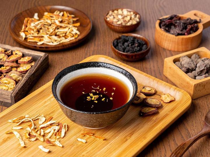 火到系统崩溃!更适合温州人的中药代茶饮是怎么配出来的?