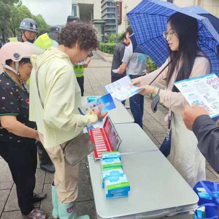 防范青少年药物滥用,这个街道积极开展全民禁毒宣传