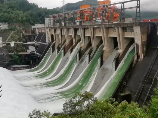 7月4日14时关闸 新安江水库泄洪打破两项纪录