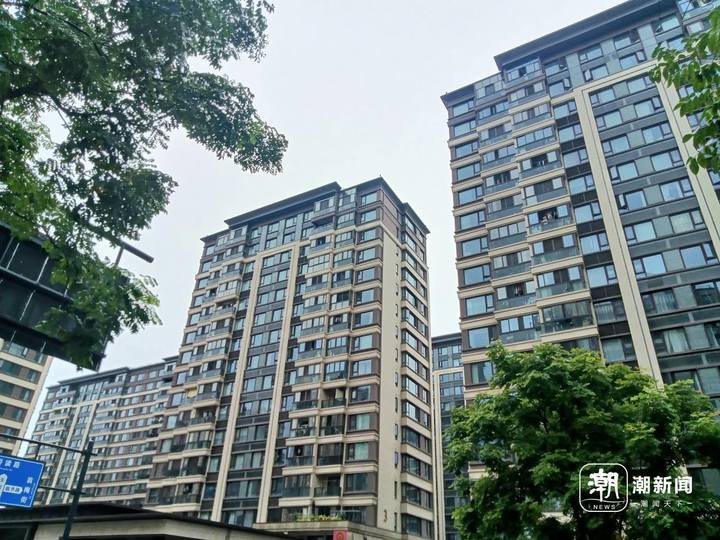 杭州一小区多台电梯渗水停运，业主爆料：有邻居回家要爬13楼