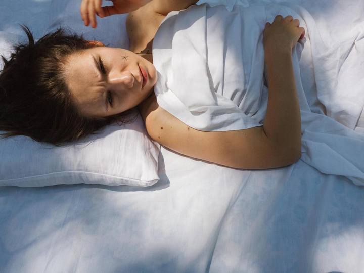 健康小站丨夏日炎炎,翻来覆去睡不着?这些助睡妙招请收好
