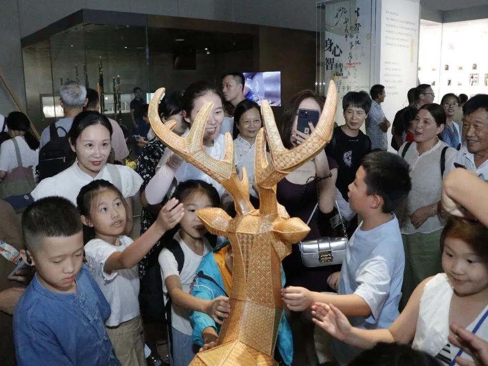 武义县“多彩非遗 薪火相传”——大手牵小手，走进省非遗馆