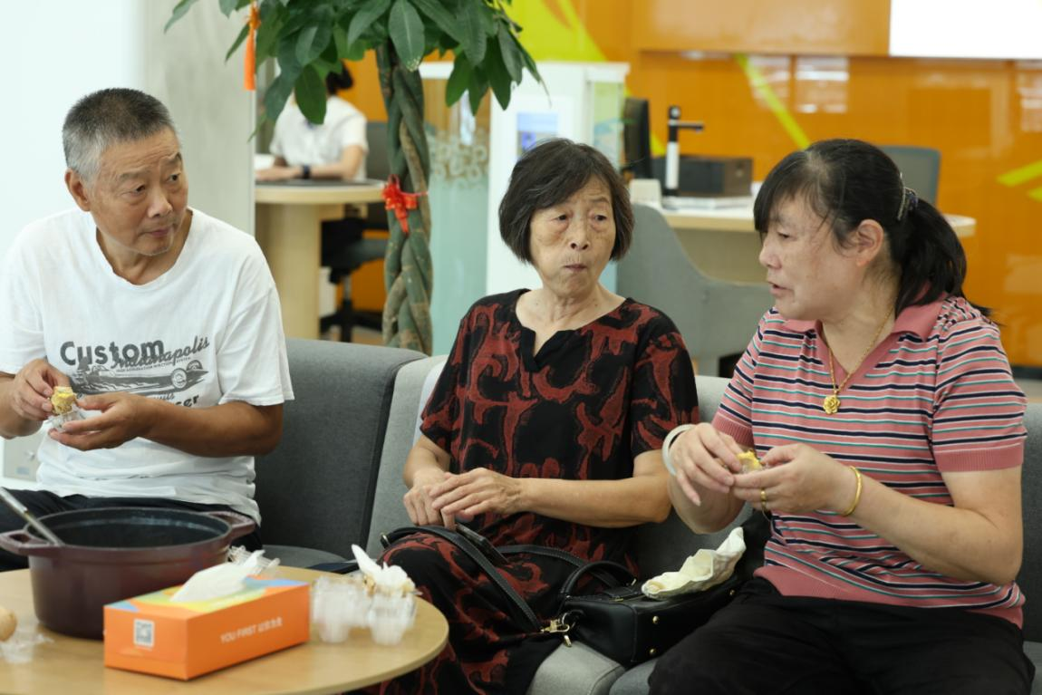 温州银行“老友记”第二期 ——“摊”开想象 “集市”行乐