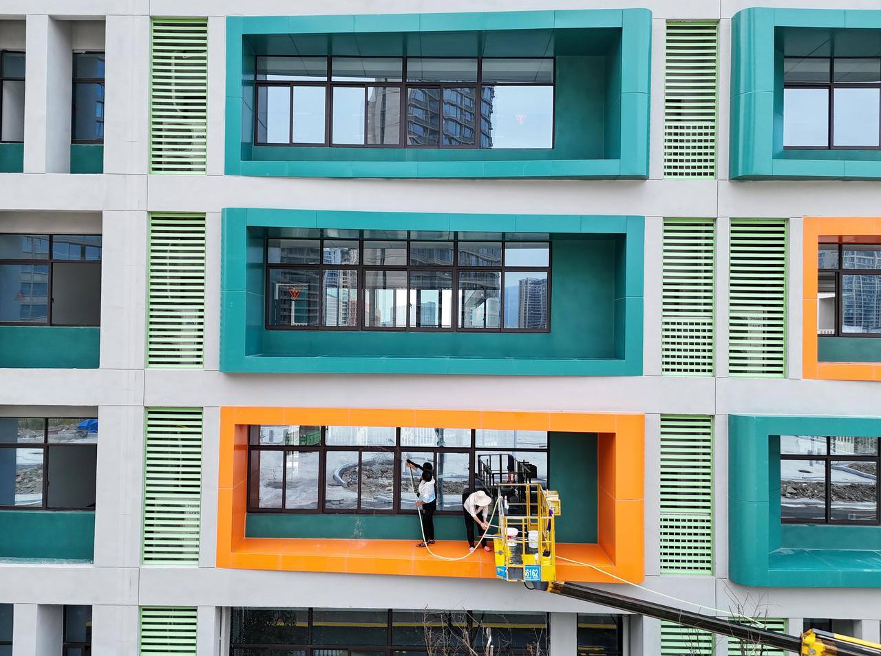 新学期新气象 浙江各地迎开学