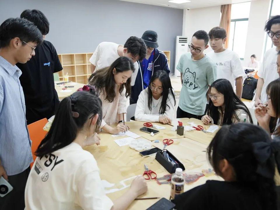 长安非遗文化首次走进大学课堂