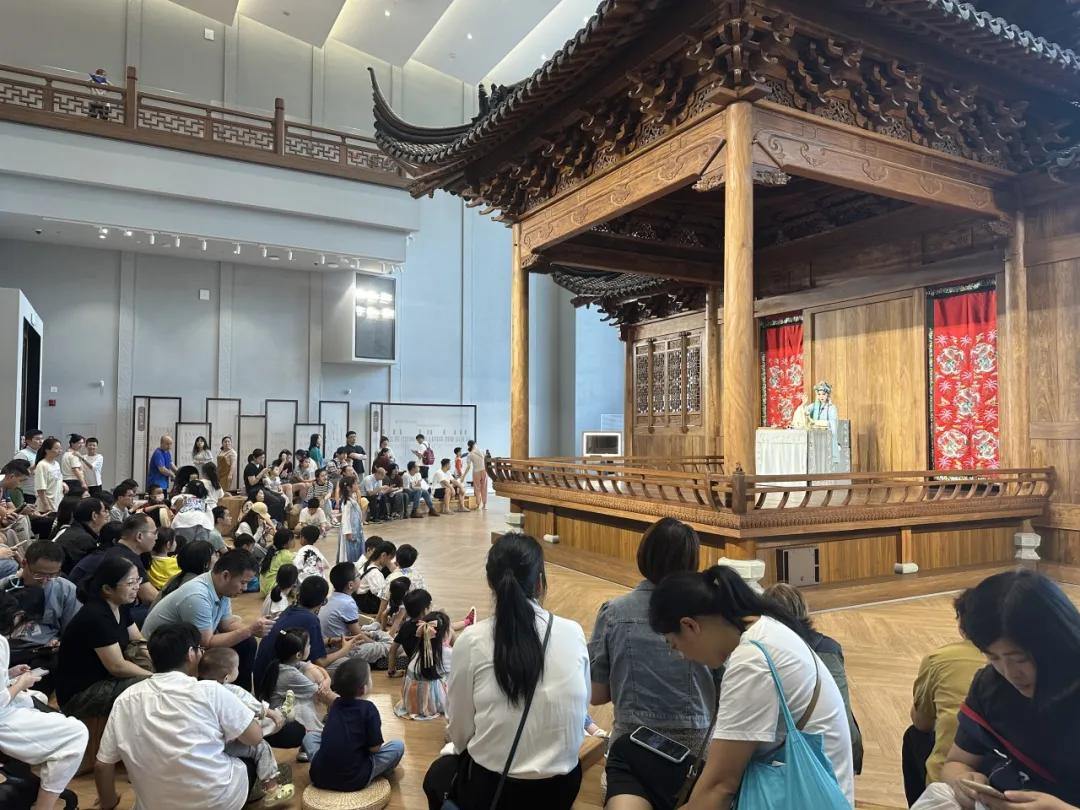 文化中国行丨这座可以参与体验的博物馆火了！浙江省非遗馆登上联合国教科文组织《信使》杂志