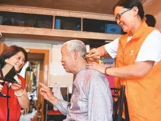 Young volunteers live with, offer support to elderly citizens under ...