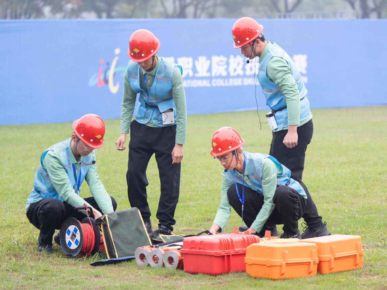 全国高手齐聚绍兴 比拼工程测量技能