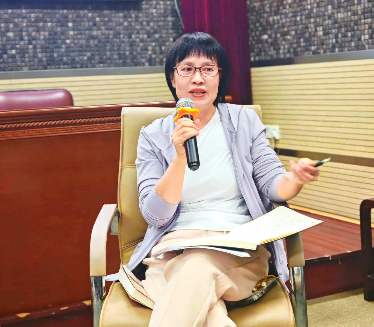 钱报读书会｜湮没在大时代里的小人物
