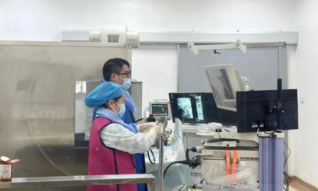 一根小支架，解决“百岁老人”长期腹痛顽疾……