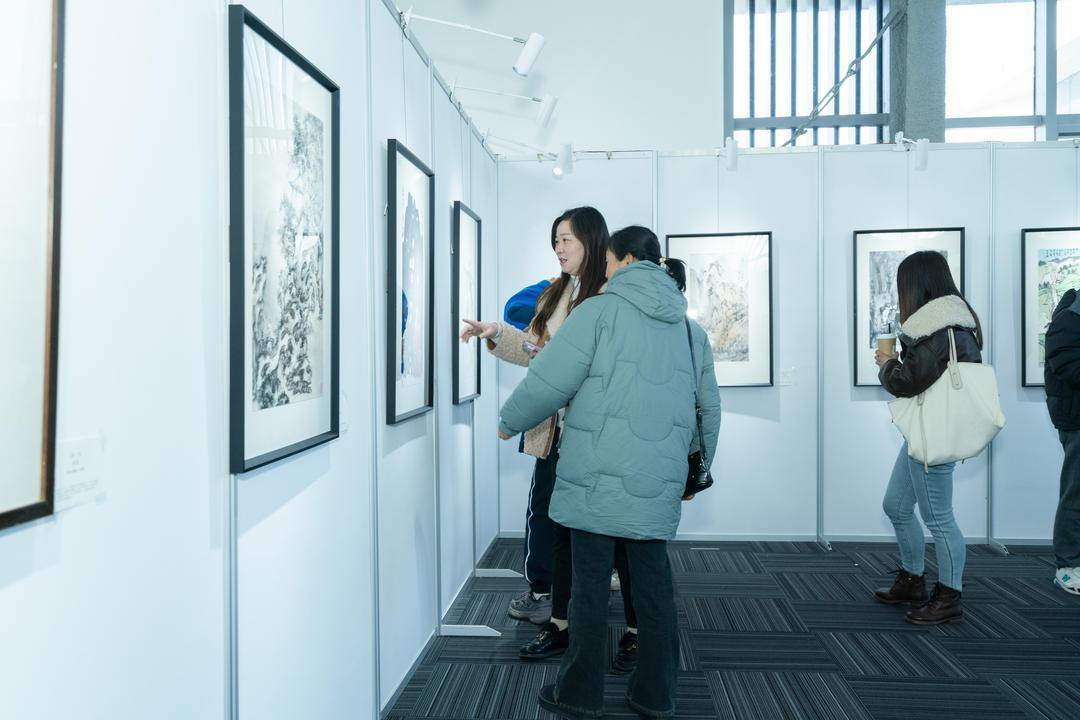 参观1.JPG