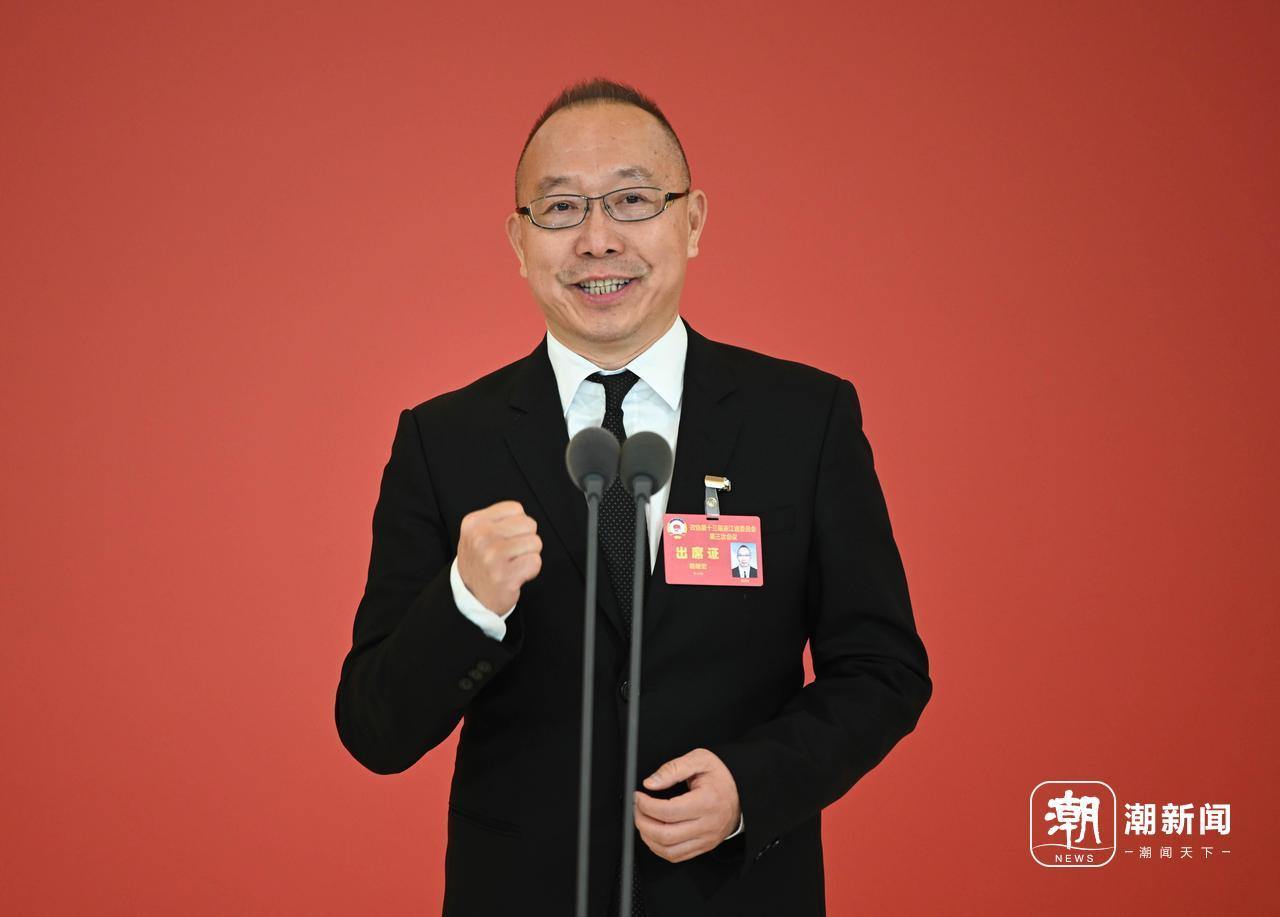 省政协十三届三次会议开启委员通道 6位委员接受记者提问