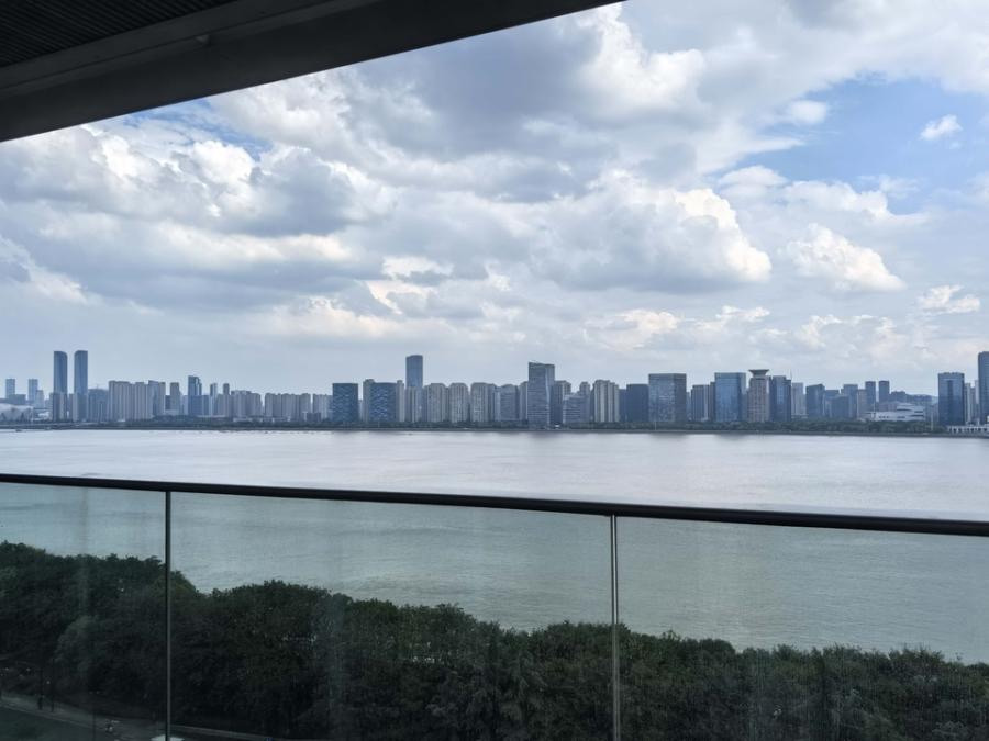 蓝色钱江一线江景房撤拍!核心地段的优质资产,房东不舍得卖