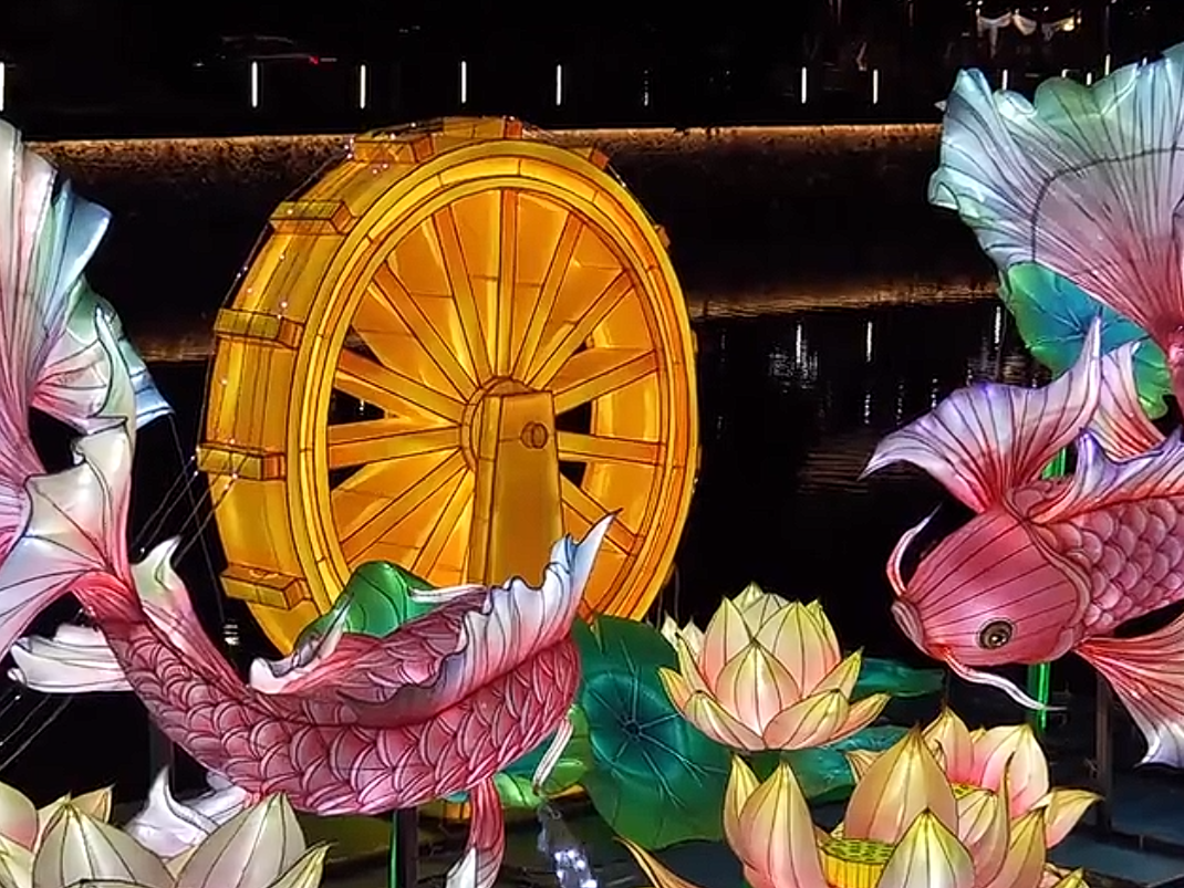 余姚阳明古镇非遗花灯一亮，年味就来了