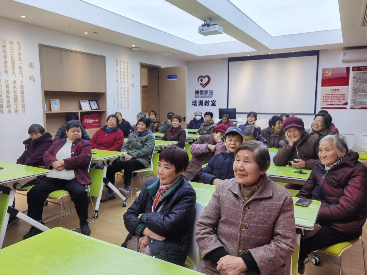 家庭教育新视角 探索隔代教育艺术