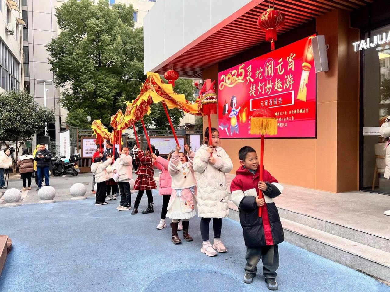 猜灯谜,非遗体验……欢乐氛围里闹元宵