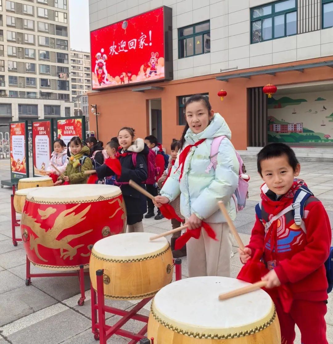隔壁班全是新面孔！开学第一天，杭州这所小学惊现“神操作”