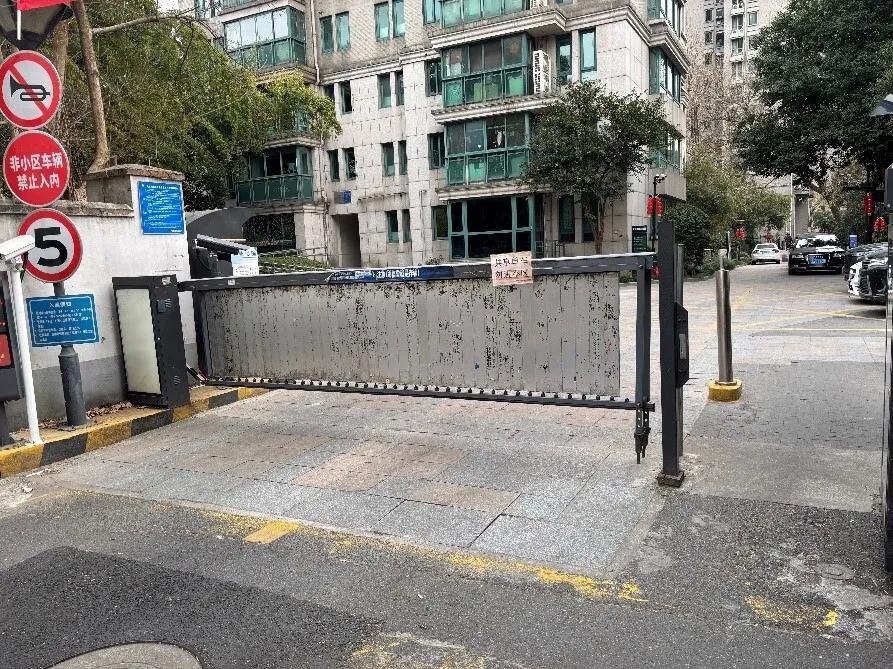 门开了,居民们的心结也解开了