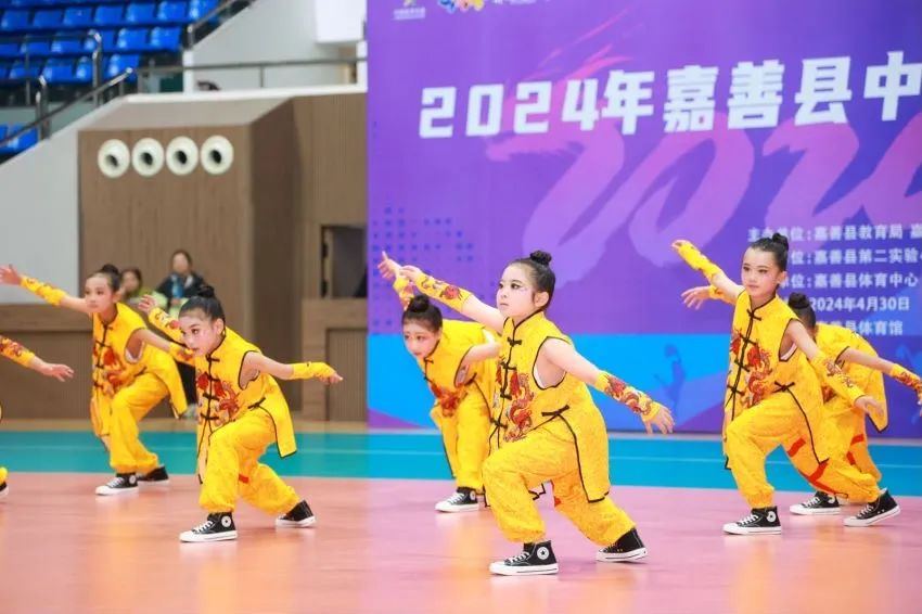 啦啦操 (2).JPG