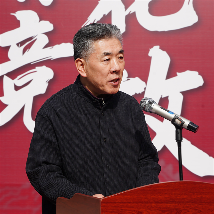 2.中国文联美术艺术中心副主任董竟成致辞.png