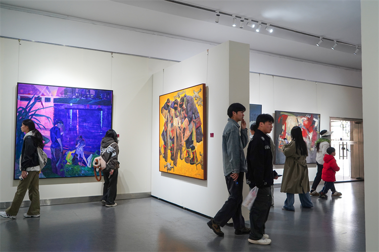 7.展览现场.png