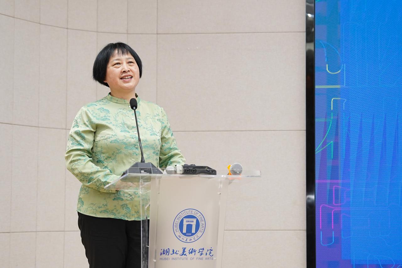 鲍清芬.jpg
