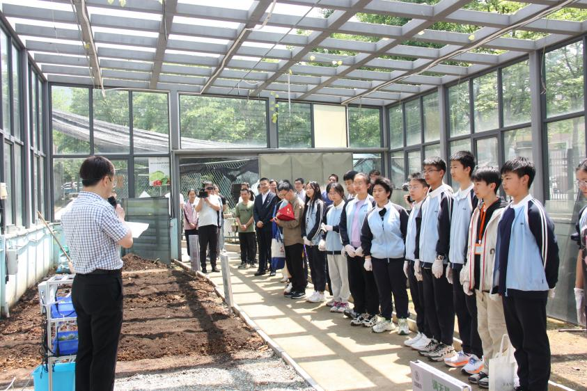 校科创学院院长朱伟杰主持仪式.png