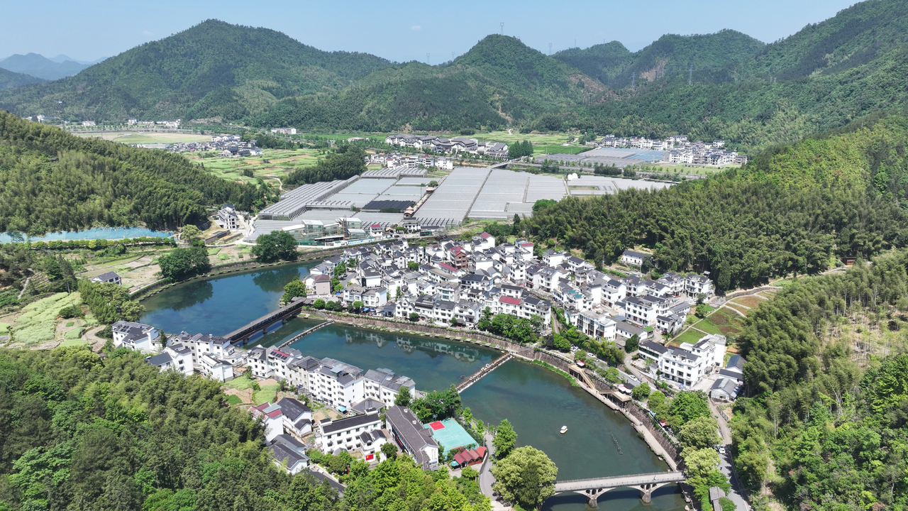 淳安县枫树岭镇下姜村风光。淳安县委宣传部供图 淳安县枫树岭镇下姜村风光。淳安县委宣传部供图