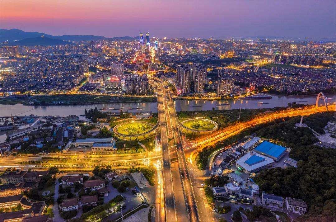 1921162117818331136.webp 图片