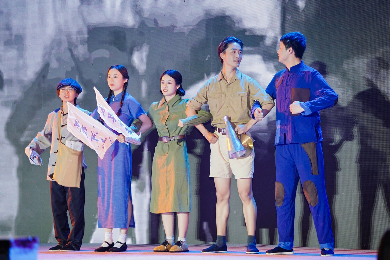 音诗画表演《丹青百年 湖美交响》 (6).jpg