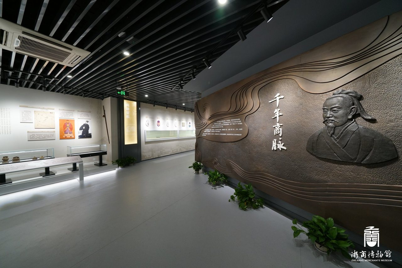 1925087033261273088.jpg photoplus