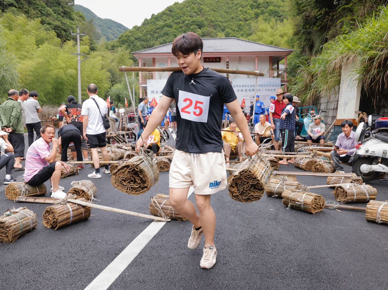 取嫩竹制新纸!小满节气,杭州的这张千年竹纸开“造”