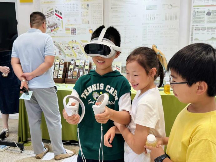 青春筑梦,美育同行——湖北美术学院工业设计学院与武汉光谷为民实验学校联合举办美育实践活动176.png