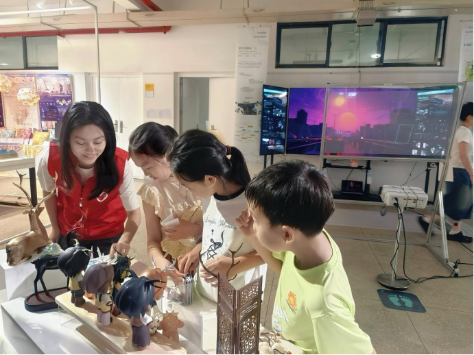 青春筑梦,美育同行——湖北美术学院工业设计学院与武汉光谷为民实验学校联合举办美育实践活动393.png