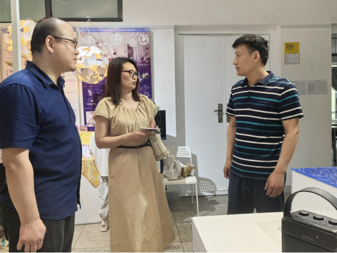 青春筑梦,美育同行——湖北美术学院工业设计学院与武汉光谷为民实验学校联合举办美育实践活动524.png