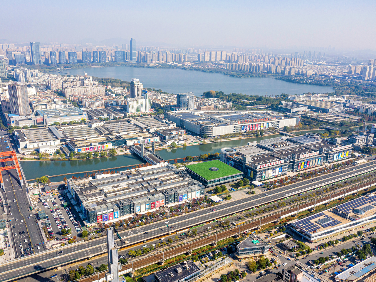 绍兴市柯桥区：“平台+产业”双向赋能，世界老牌轻纺中心“绽放新姿”
