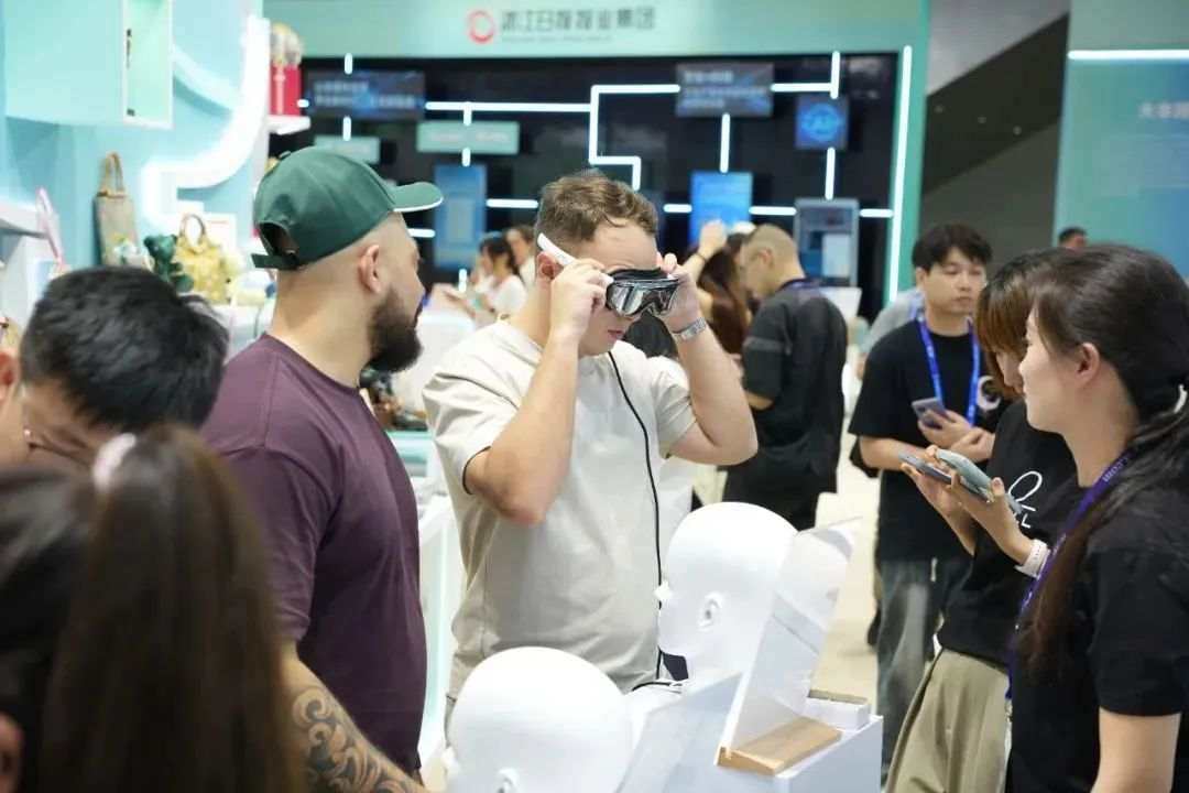https://image.jiaxingren.com/assets/20250611/1749593906531_6848af327650705cf8924e05.jpeg 853fc8e87f96d21007feb51fb817d4c.jpg