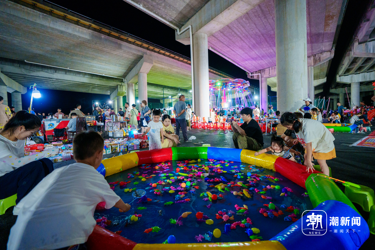 拍友 刘芸 刘青 徐翠萍 摄.png