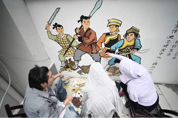 艺润乡野 青春助力——湖北美术学院师生赴宜昌五峰开展“三下乡”社会实践548.png